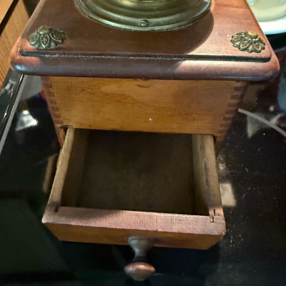 Antique Coffee Grinder - Picture 5 of 5